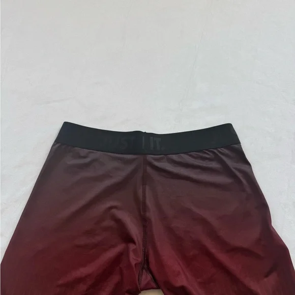 Nike Dri Fit Women’s Tight Moment Federation Collection Red Leggings SZ M - Picture 12 of 16